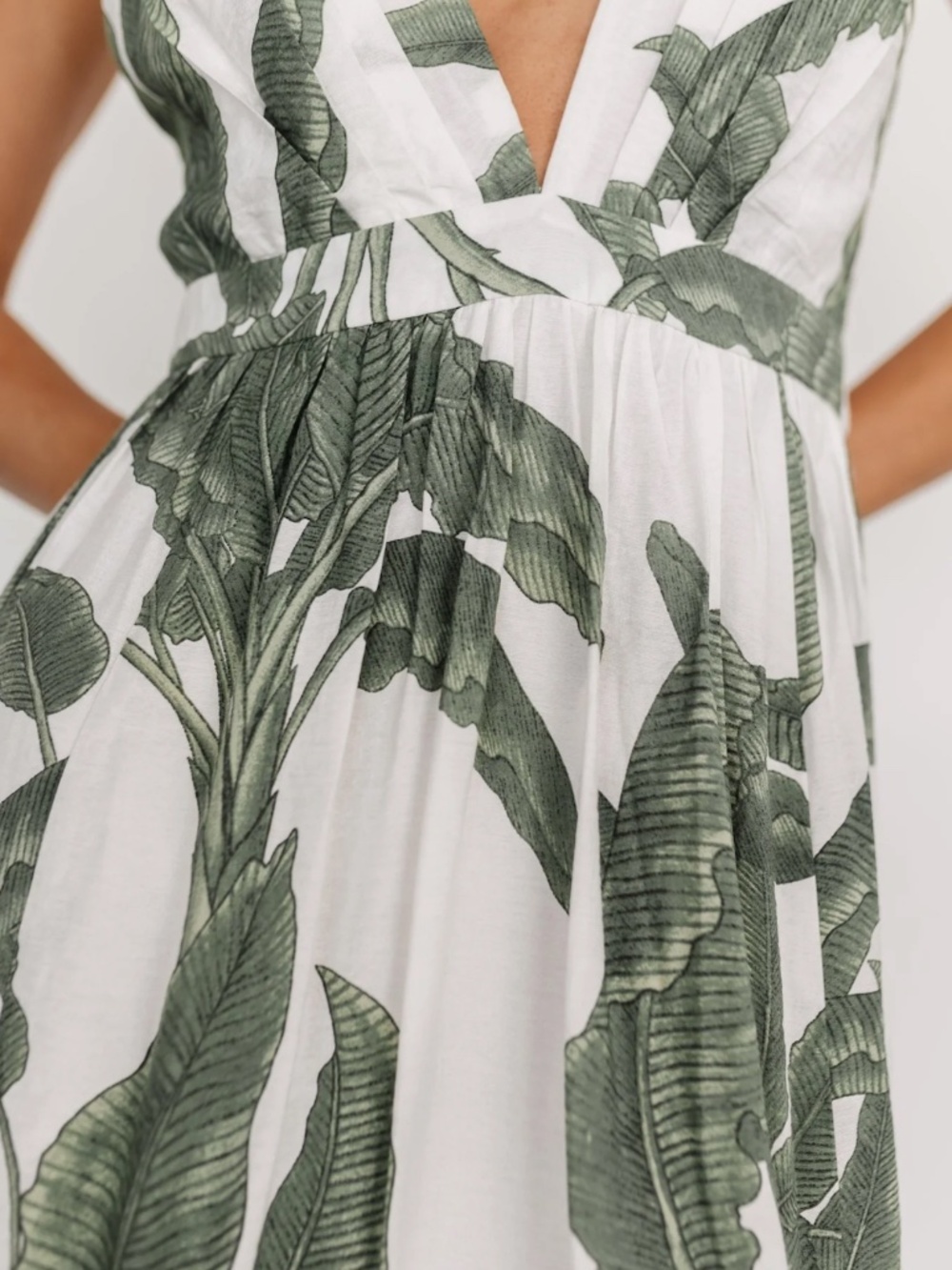 Miramar Maxi Dress Green Print L Tropical Vacation Leaves Floral PLEASE READ - Picture 3 of 16